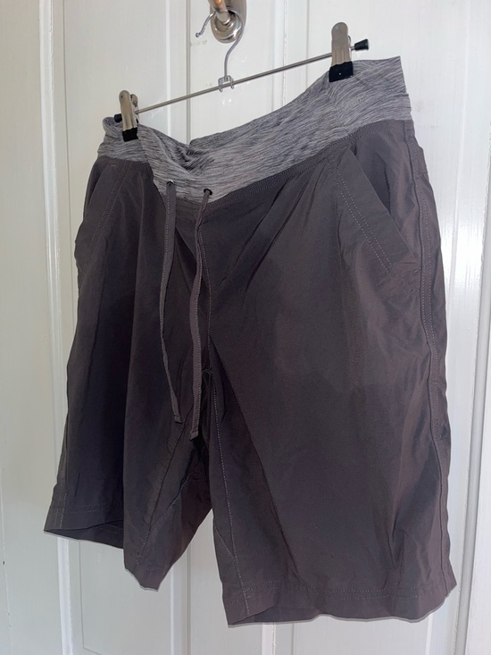 Duluth Trading Co Dresses & Skirts - Duluth gray grey quick dry Pull-On Shorts with Heathered Waistband size 10